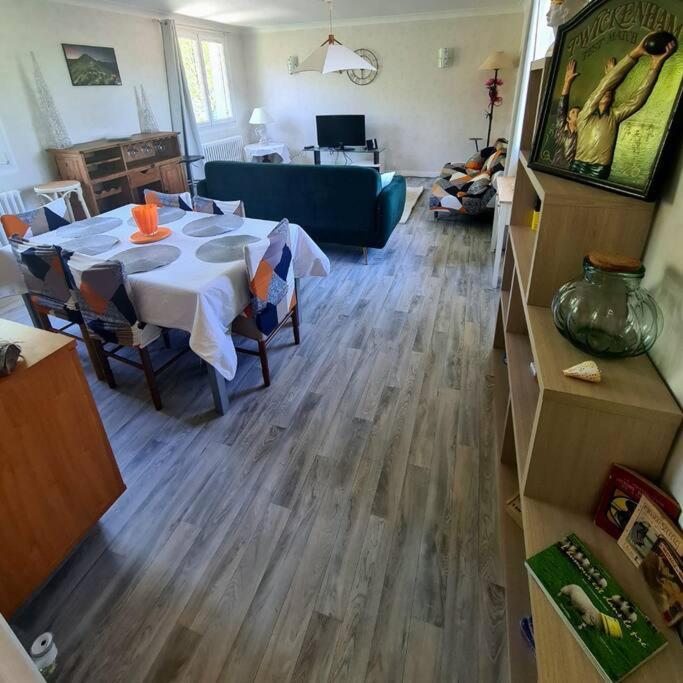 Appartement Centre Ville Terrasse Jardin Garage Chez Priscilla Aurillac Exterior photo