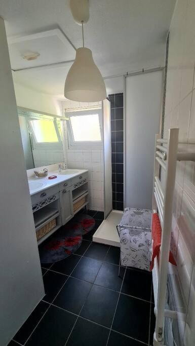 Appartement Centre Ville Terrasse Jardin Garage Chez Priscilla Aurillac Exterior photo